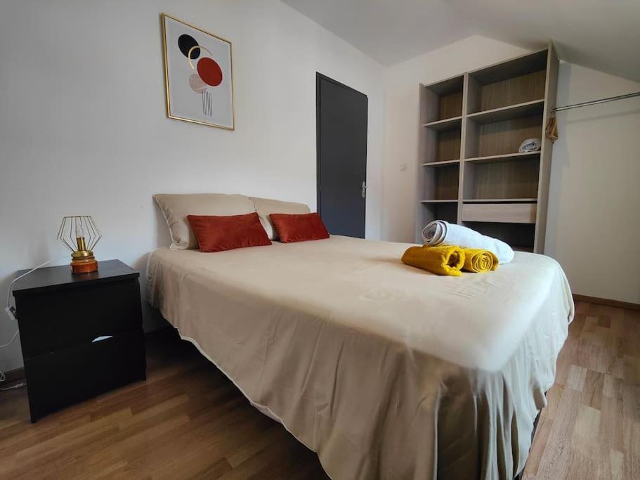 Апартаменты La Feline - Duplex - Vieux Valenciennes - Familial Экстерьер фото